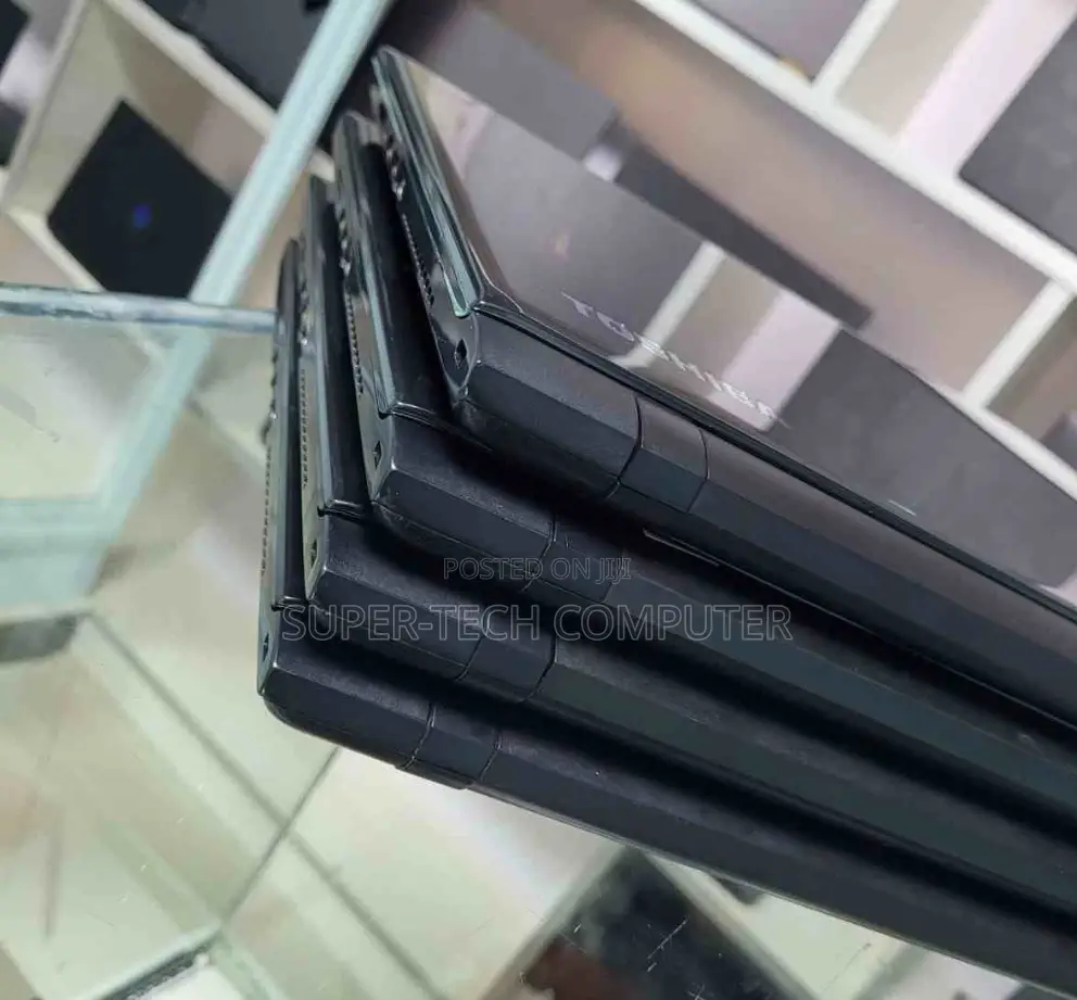 New Laptop Toshiba Satellite C850 8GB Intel Core I5 HDD 500GB