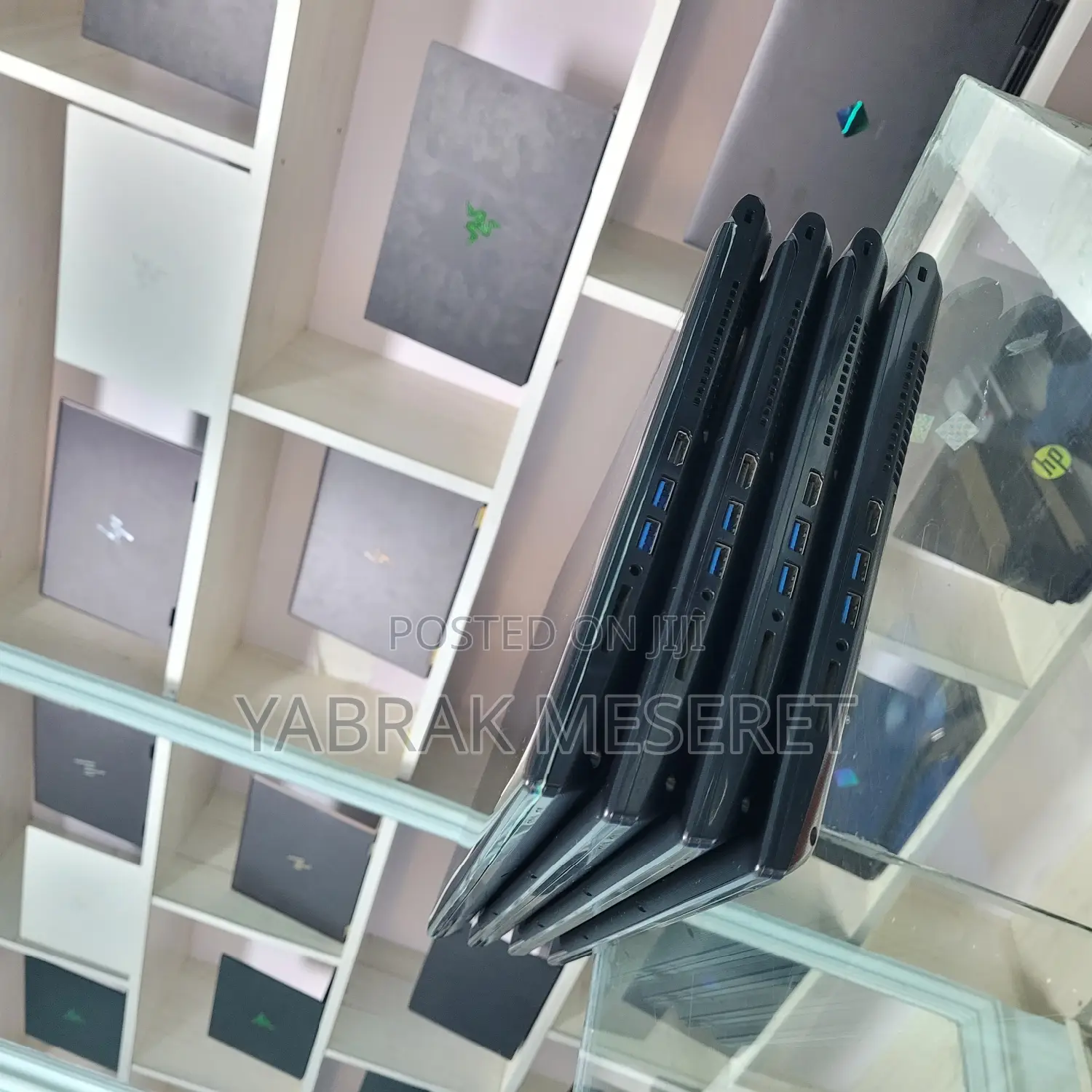 New Laptop Toshiba 8GB AMD HDD 1T