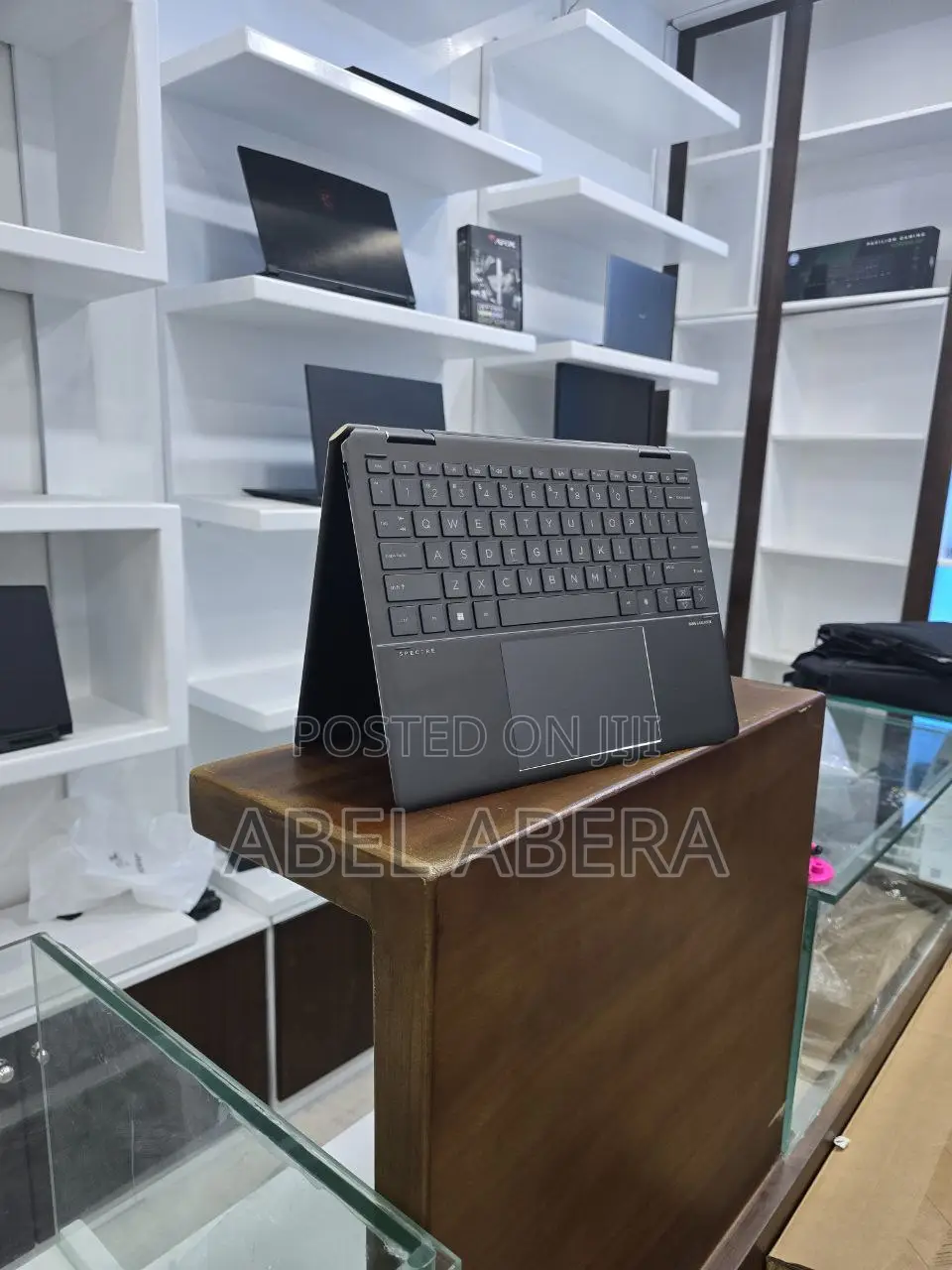 New Laptop HP Spectre X360 13 16GB Intel Core I7 SSD 1T