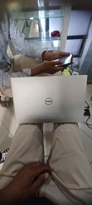 Photo - New Laptop Dell XPS 15 16GB Intel Core I7 SSD 512GB