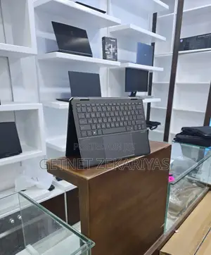 New Laptop HP Spectra 13 16GB Intel Core I7 SSD 1T