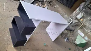 Photo - Simple Office Table