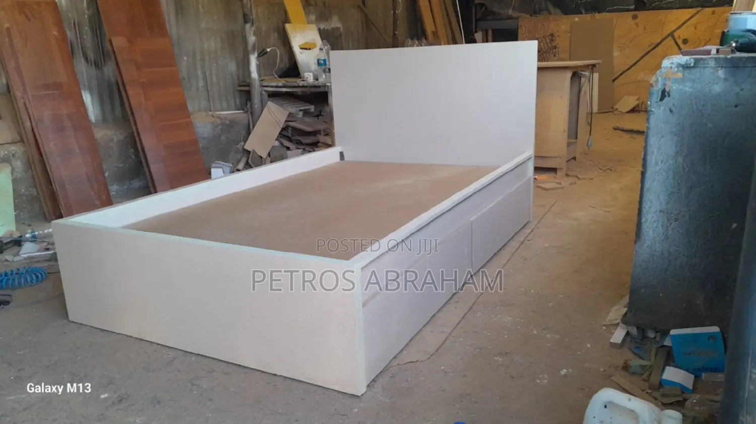 መሳቢያ ያላቸው አልጋዎች