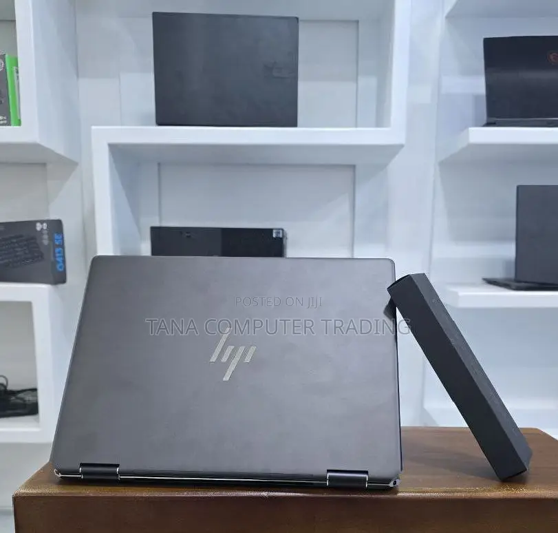 New Laptop HP Spectre 16GB Intel Core I7 SSD 1T