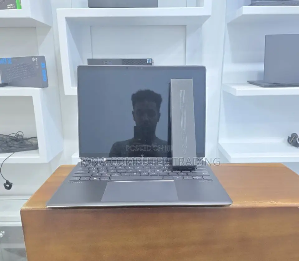 New Laptop HP Spectre 16GB Intel Core I7 SSD 1T