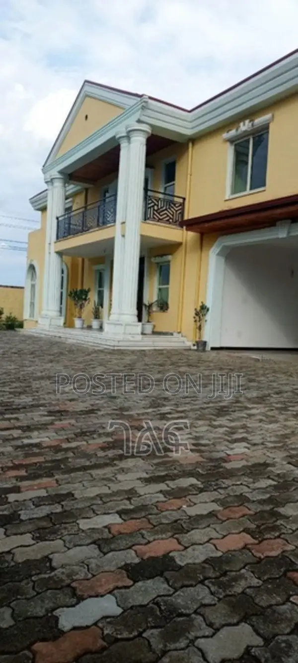 7bdrm House in Ccd   Real Esteat, Yeka for sale