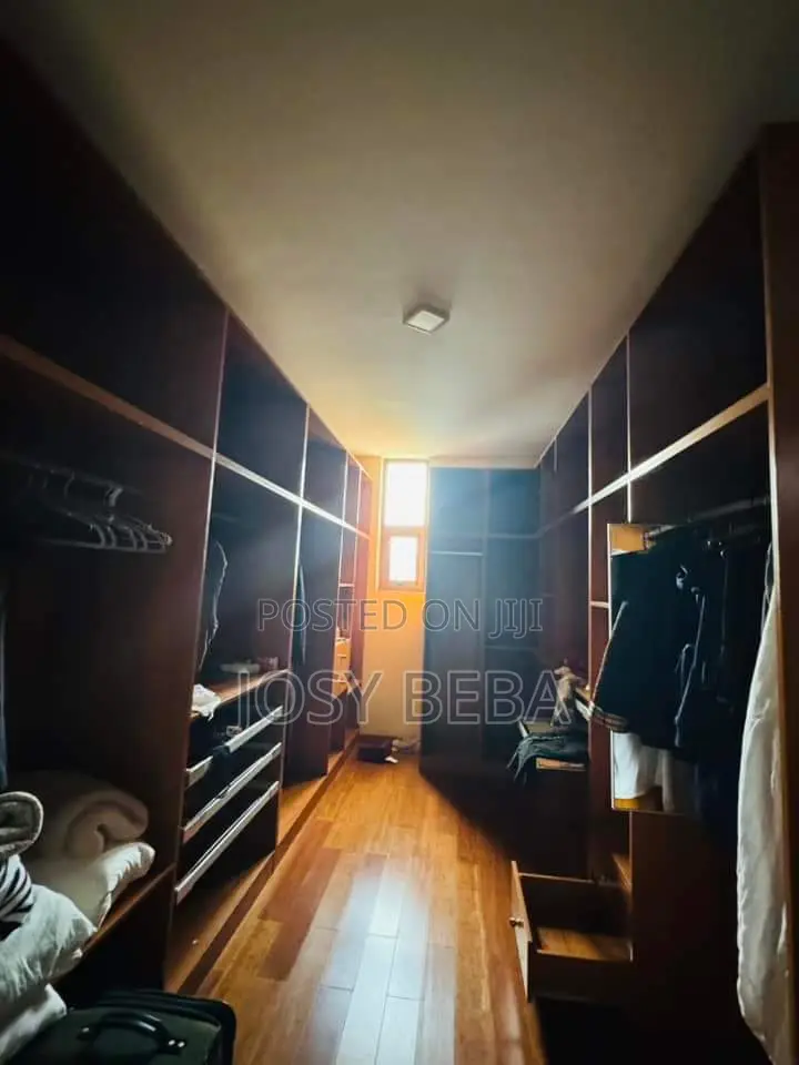 5bdrm House in Bole for rent