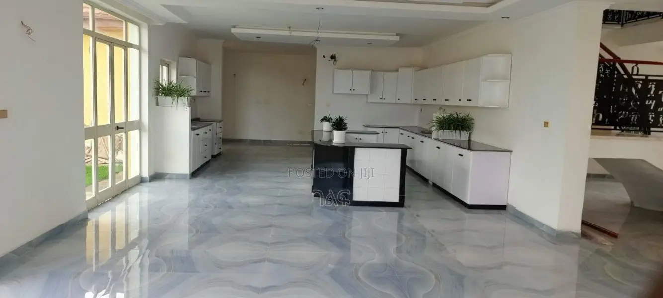 7bdrm House in Ccd   Real Esteat, Yeka for sale