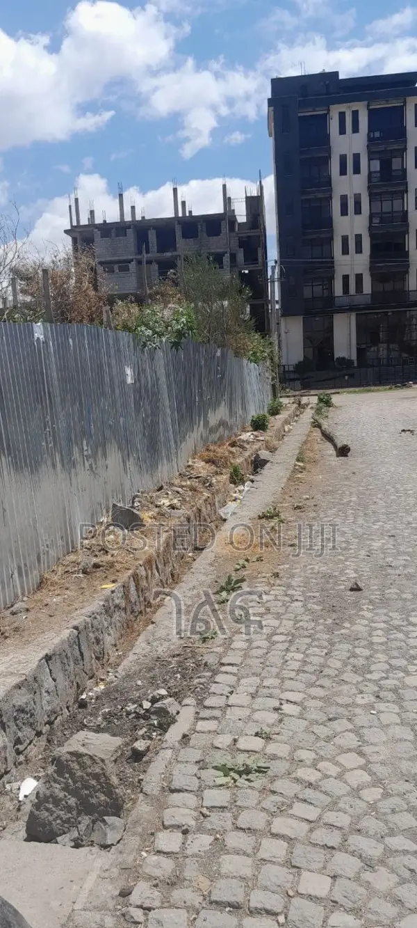 አያት አበበች ጉበና ጀርባ የሚሸጥ ድጂታል ካርታ ያለው ቦታ