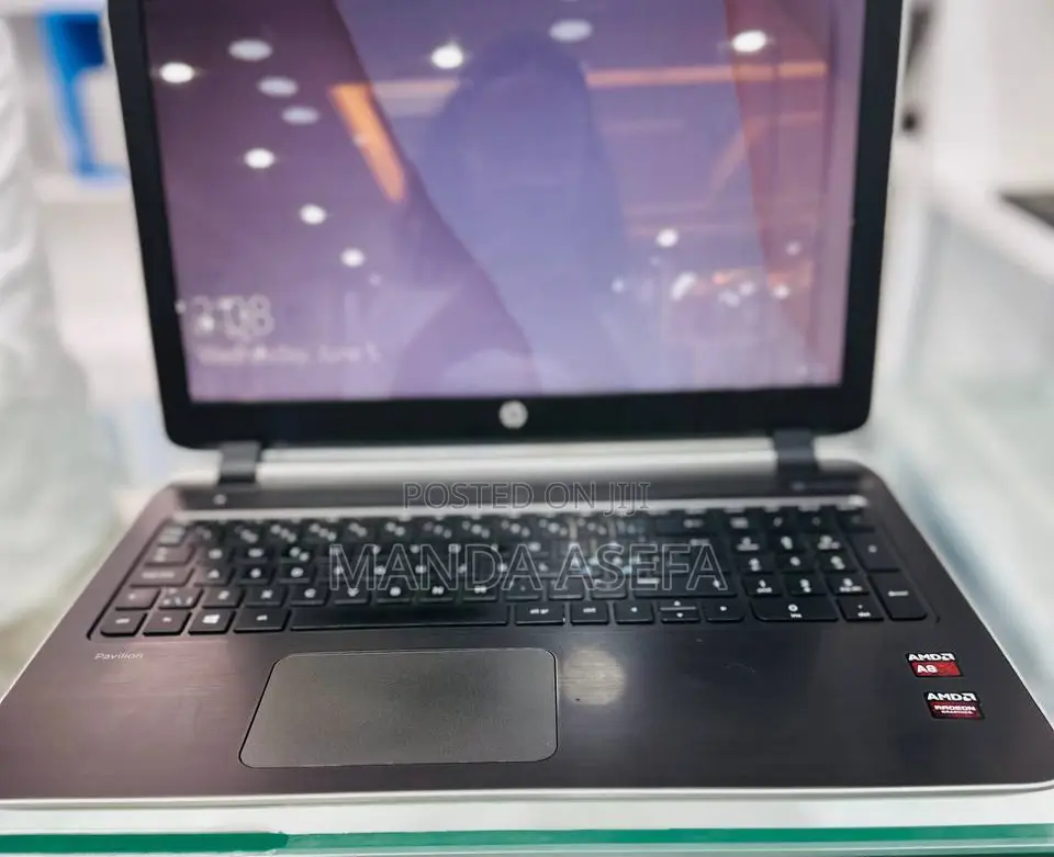 New Laptop HP Pavilion 15 8GB AMD A8 HDD 1T