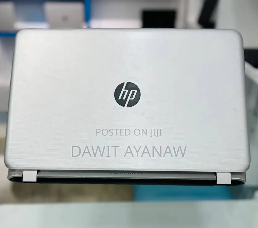 New Laptop HP Pavilion 15 8GB AMD A8 HDD 1T