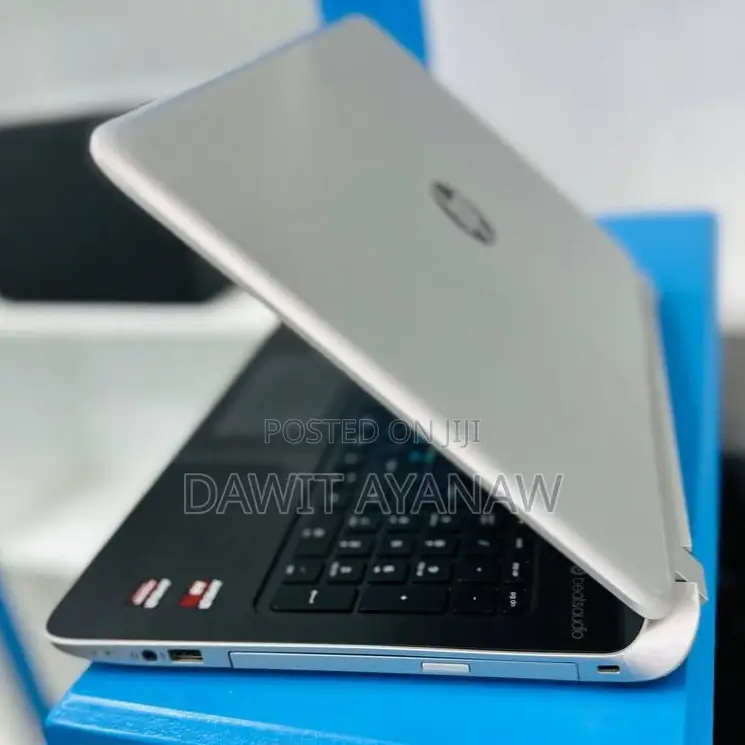 New Laptop HP Pavilion 15 8GB AMD A8 HDD 1T