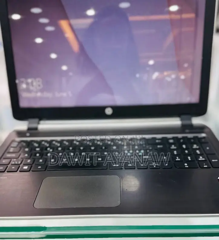 New Laptop HP Pavilion 15 8GB AMD A8 HDD 1T