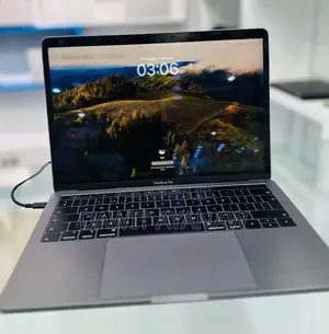 Photo - New Laptop Apple MacBook Pro 2019 16GB Intel Core I7 SSD 256GB