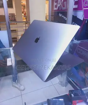 Photo - New Laptop Apple MacBook Pro 2018 32GB Intel Core I7 SSD 1T