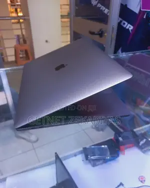 Photo - New Laptop Apple MacBook Pro 2019 16GB Intel Core I9 SSD 256GB