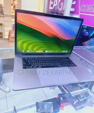 New Laptop Apple MacBook Pro 2019 16GB Intel Core I9 SSD 256GB