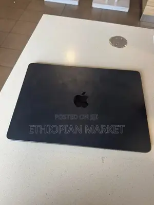 Laptop Apple MacBook Air 2022 M2 8GB Apple M1 SSD 256GB