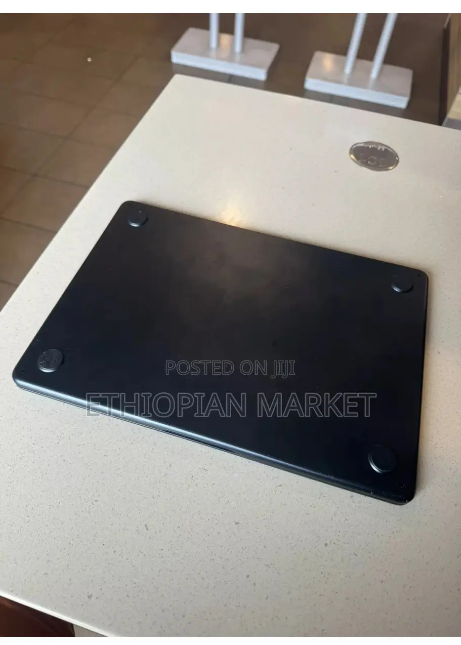 Laptop Apple MacBook Air 2022 M2 8GB Apple M1 SSD 256GB