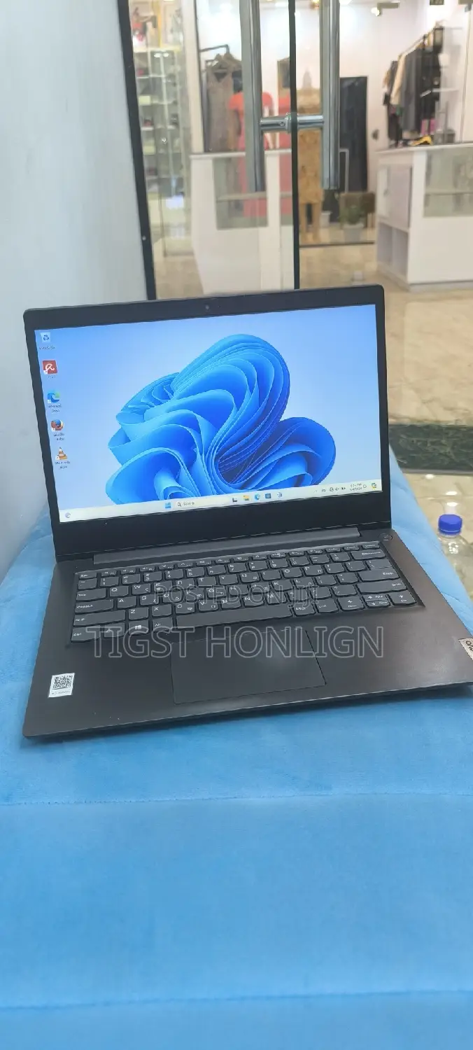 New Laptop Lenovo Ideapad 3 8GB Intel Core I3 SSD 256GB