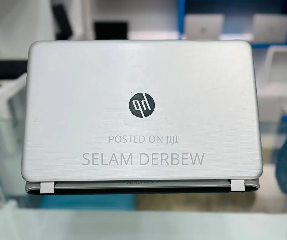 New Laptop HP Pavilion 15 8GB AMD A8 HDD 1T