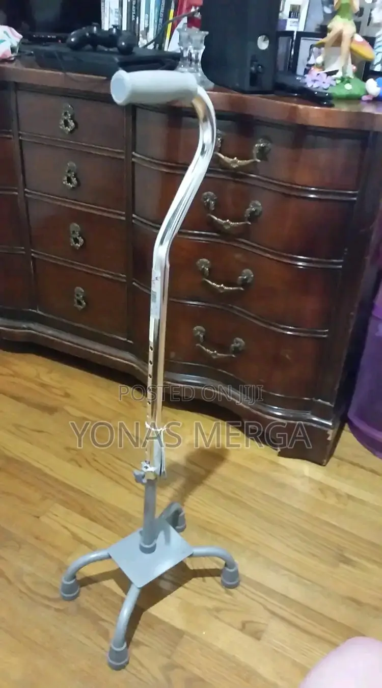 Adjustable Walking Stick十4-Legged Adjustable Walking Stick
