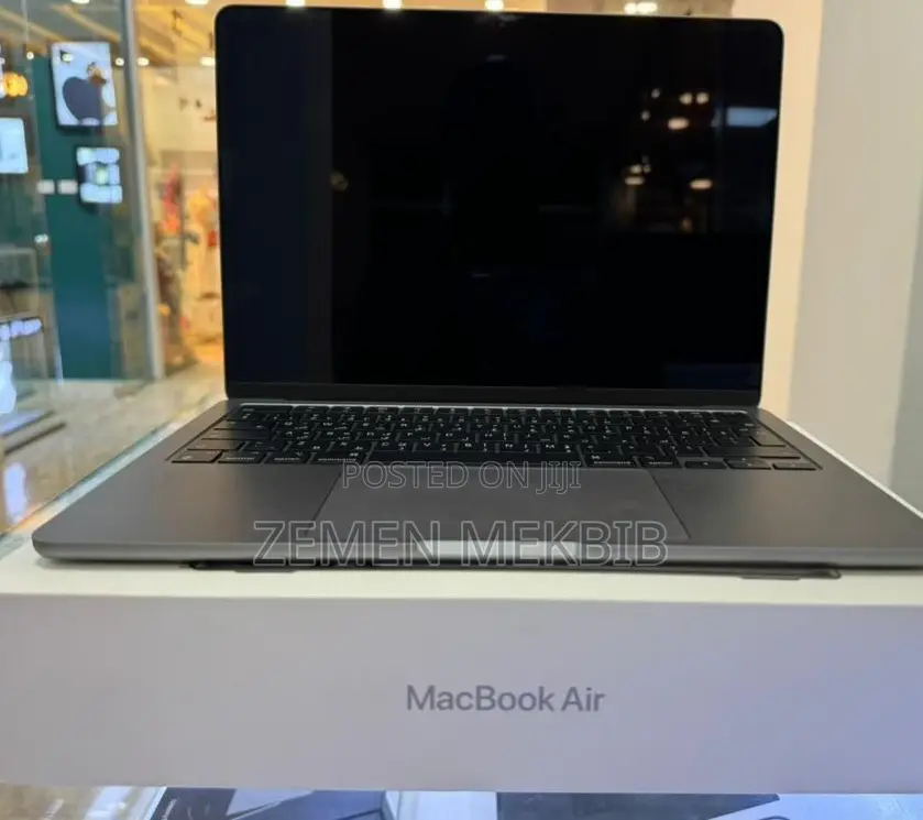 New Laptop Apple MacBook Pro M1 8GB Intel Core i9 SSD 256GB