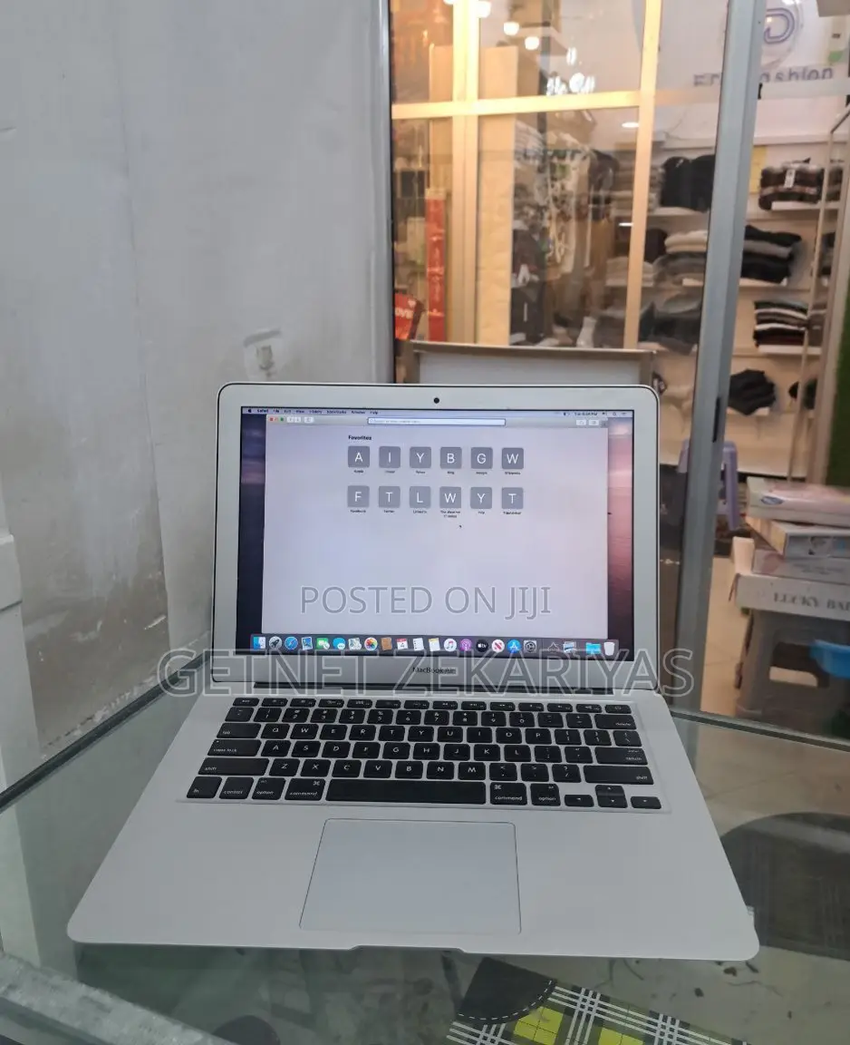 New Laptop Apple MacBook Air 2015 8GB Intel Core I5 SSD 128GB