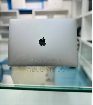New Laptop Apple MacBook Pro 2019 16GB Intel Core I7 SSD 256GB