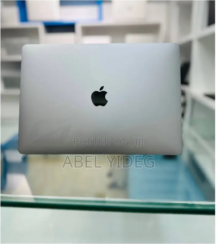 New Laptop Apple MacBook Pro 2019 16GB Intel Core I7 SSD 256GB