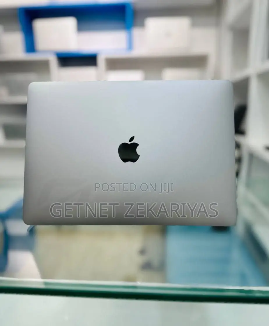 New Laptop Apple MacBook Pro 2019 16GB Intel Core I7 SSD 256GB