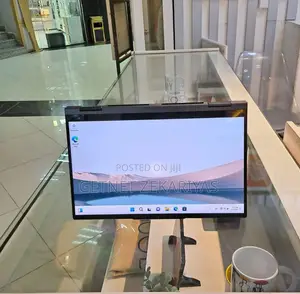 New Laptop Lenovo Yoga 710 16GB Intel Core I7 SSD 512GB