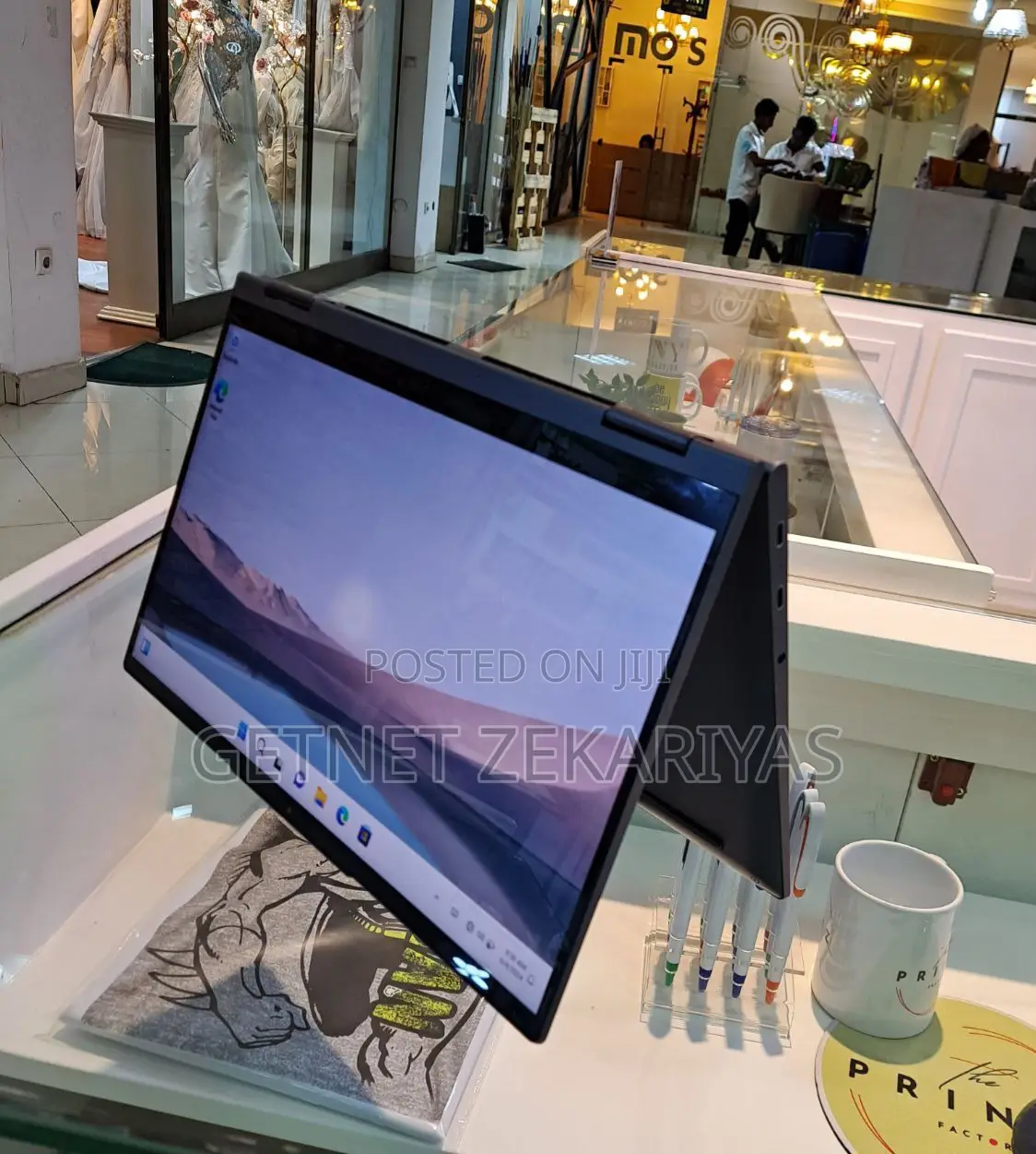 New Laptop Lenovo Yoga 710 16GB Intel Core I7 SSD 512GB