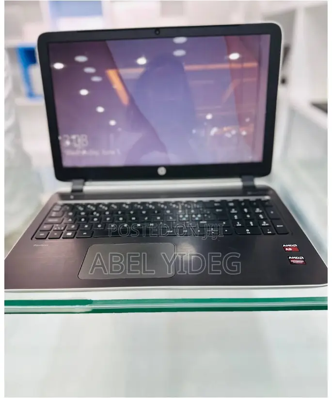 Laptop HP Pavilion 15 8GB AMD A8 HDD 1T