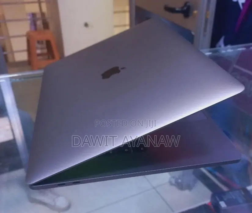 New Laptop Apple MacBook Pro 2019 16GB Intel Core I9 SSD 256GB