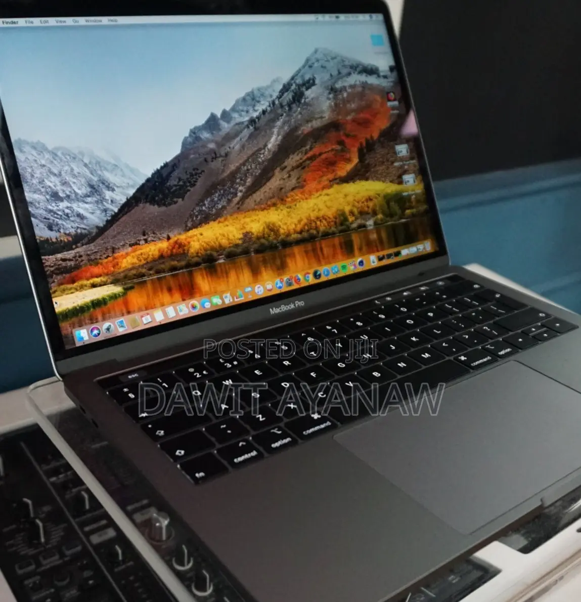 New Laptop Apple MacBook Pro 2019 16GB Intel Core I9 SSD 256GB
