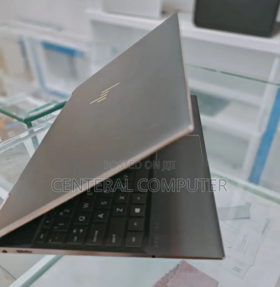 New Laptop HP Spectre 14 16GB Intel Core I5 SSD 512GB