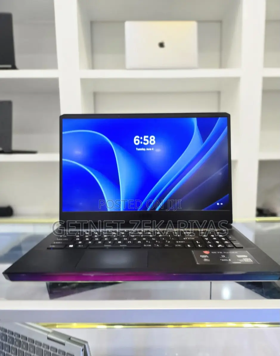 New Laptop MSI GE75 Raider 11UH 16GB Intel Core I7 SSD 1T