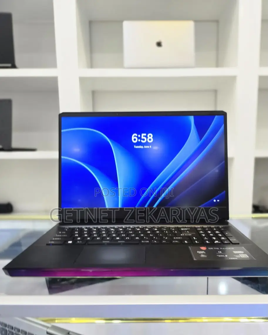 New Laptop MSI GE75 Raider 11UH 16GB Intel Core I7 SSD 1T