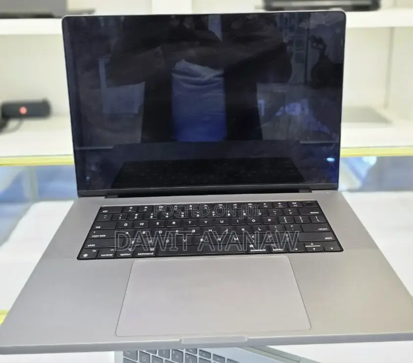 New Laptop Apple MacBook Pro 2019 16GB Intel Core I9 SSD 1T