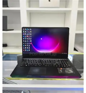 Photo - Laptop MSI Raider GE76 12UGS 18GB Intel Core I7 SSD 1T