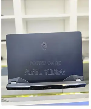 Laptop MSI Raider GE76 12UGS 18GB Intel Core I7 SSD 1T