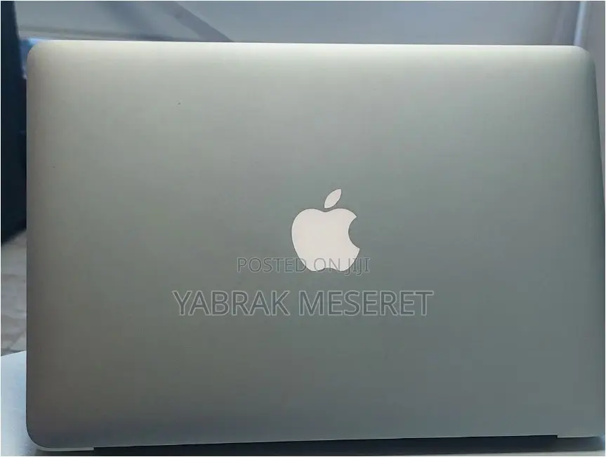 New Laptop Apple MacBook 2015 4GB Intel Core i5 SSD 128GB