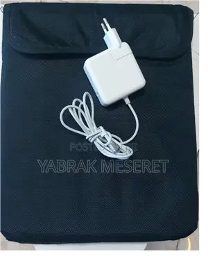 New Laptop Apple MacBook 2015 4GB Intel Core i5 SSD 128GB