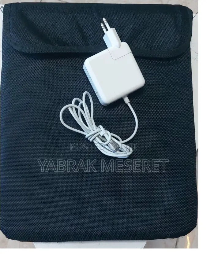 New Laptop Apple MacBook 2015 4GB Intel Core i5 SSD 128GB