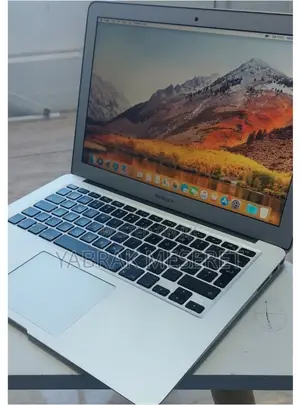New Laptop Apple MacBook 2015 4GB Intel Core i5 SSD 128GB