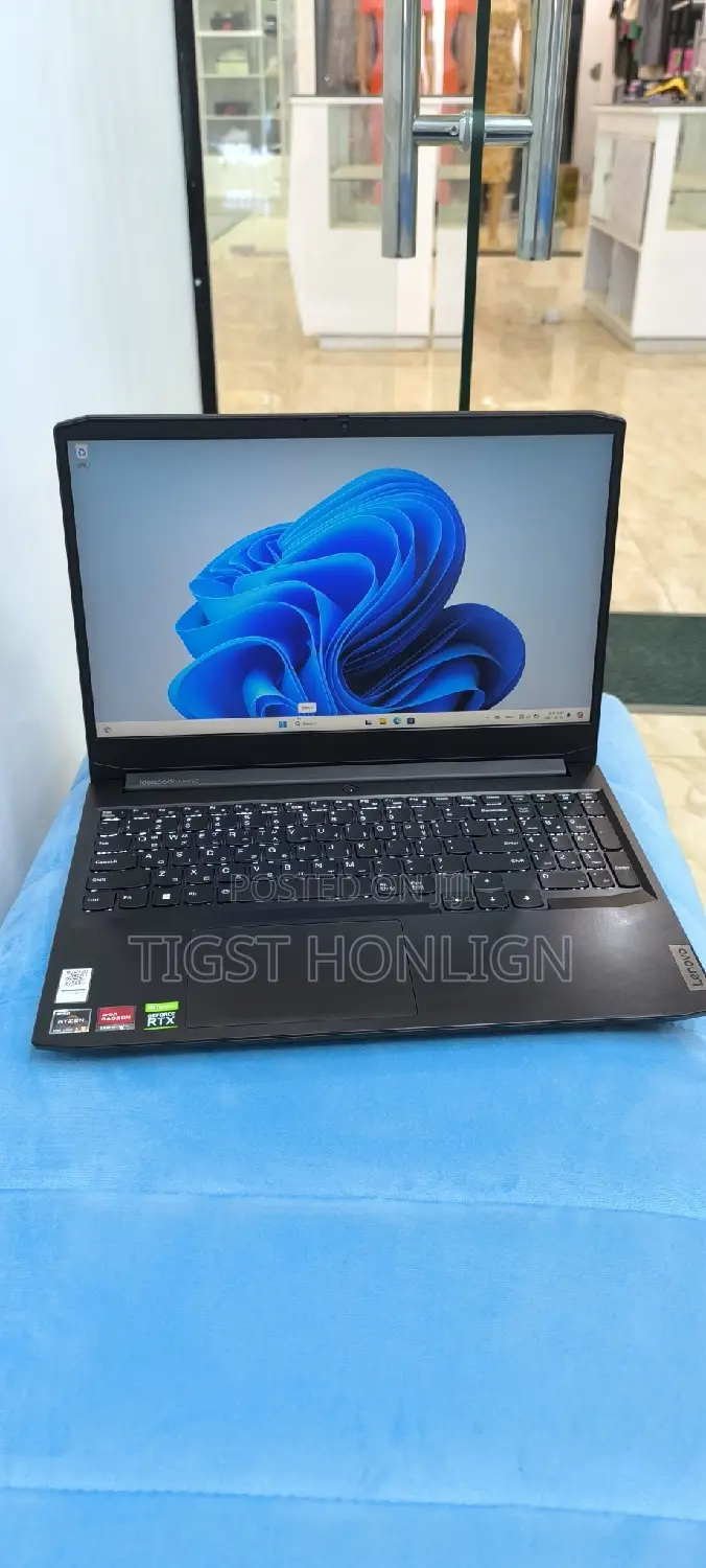 New Laptop Lenovo 16GB AMD Ryzen 5 SSD 512GB