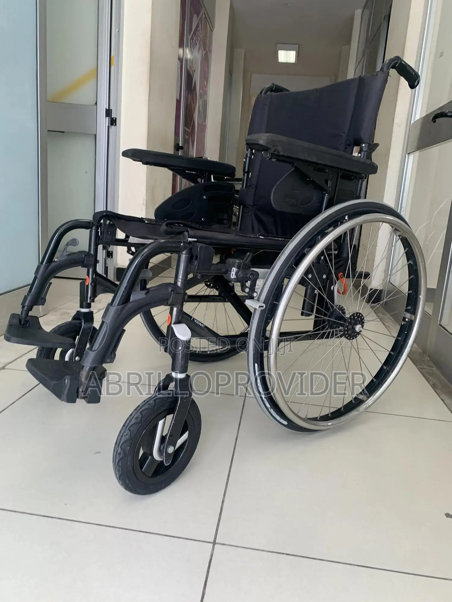 Extra Large Wheelchair//Second Wheelchair%%Wheelchair%#Used%
