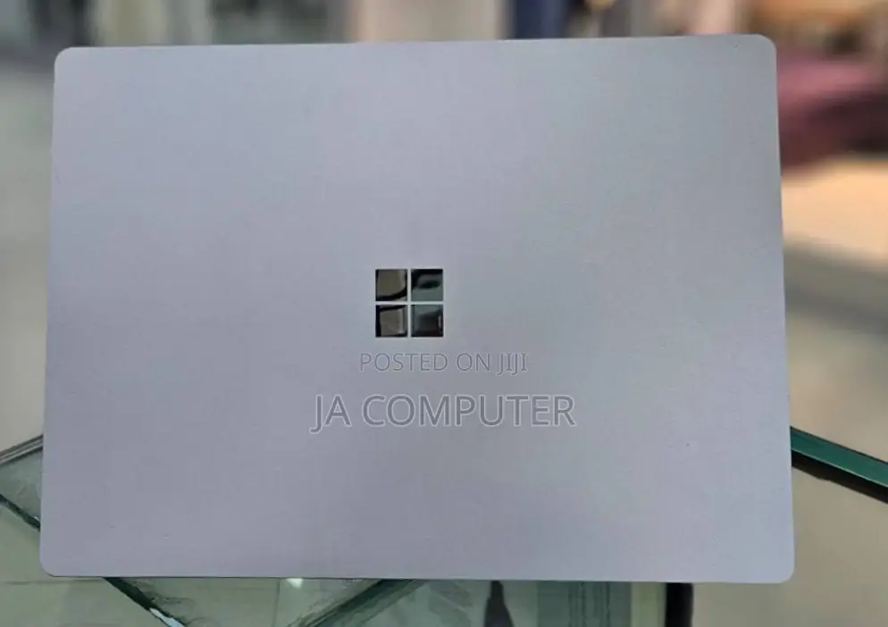 New Laptop Microsoft Surface 8GB Intel Core I5 SSD 256GB