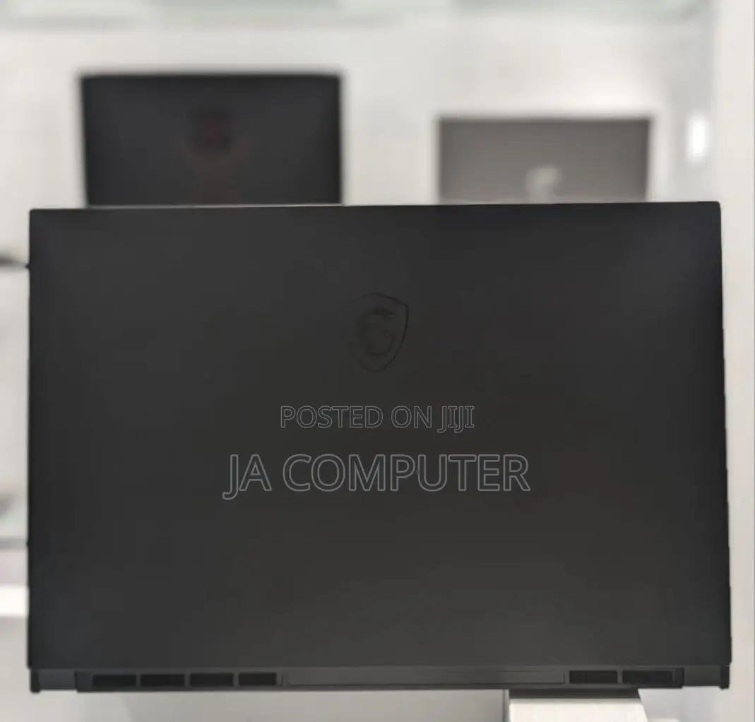 New Laptop MSI Creator 17 B11ue-224 16GB Intel Core I7 SSD 512GB